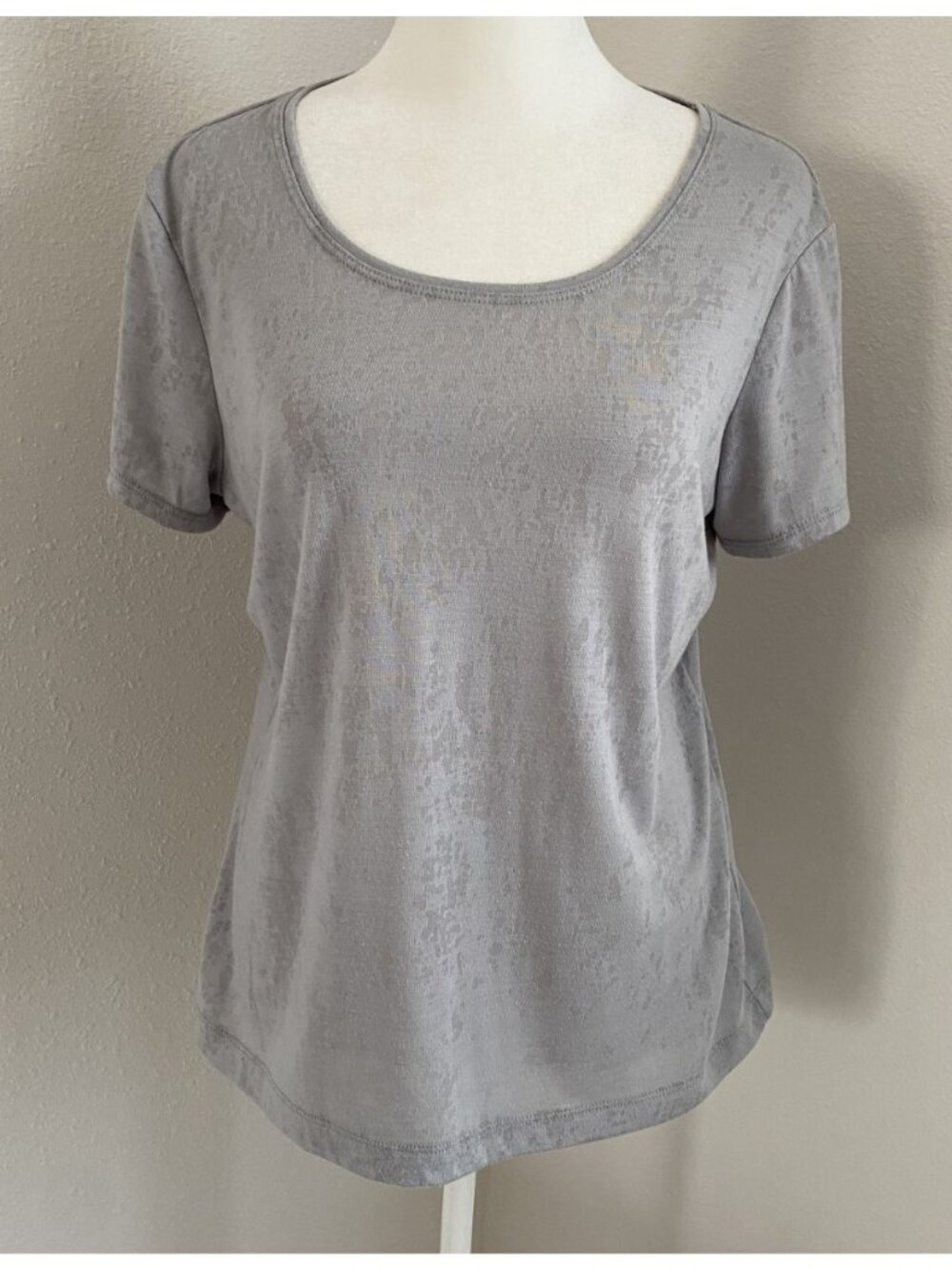 Chico's Women's Plus Size 1 Zenergy Gray Distressed Sheer Top Tee Short Sleeve